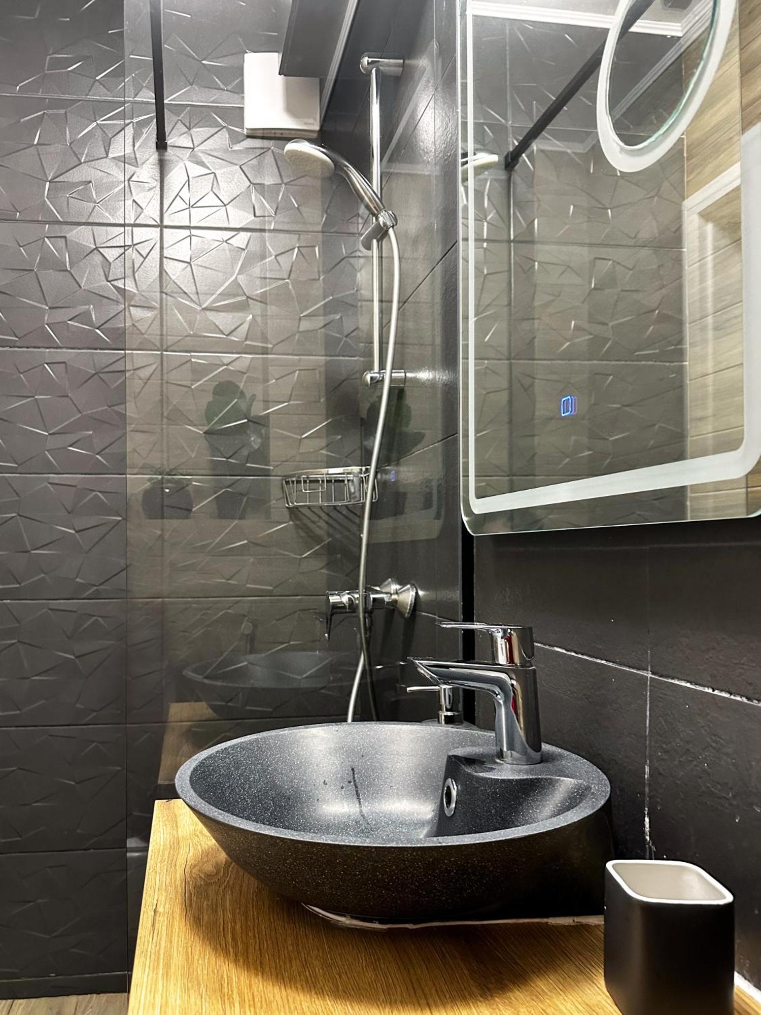 Superior One Bedroom Apartment Unirii Square Букурещ Екстериор снимка